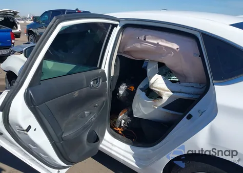 2019 Nissan Sentra S z USA, uszkodzony, nr VIN 3N1AB7AP2KY291485